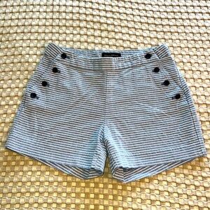 Banana Republic Womens Size 2 Blue/Gray & White Stripe Nautical Short Casual
